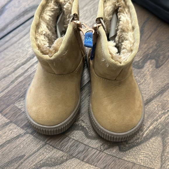 Cat and jack baby boots - Picture 2 of 5